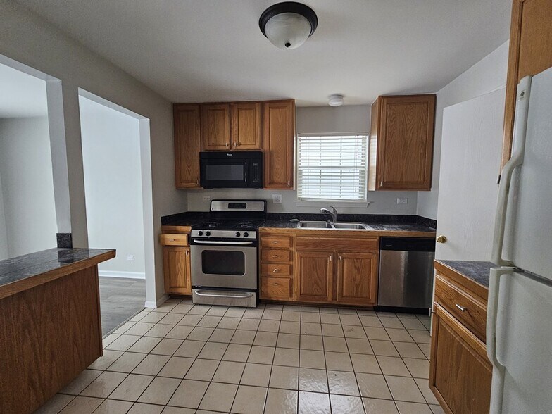 Building Photo - 1241 Bradwell Ln