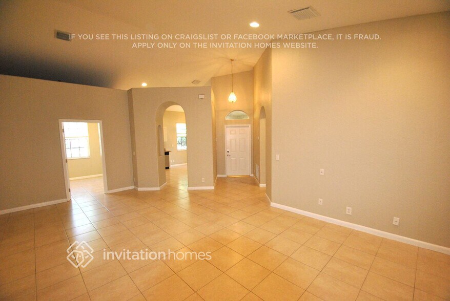 Building Photo - 2448 Sandy Cay
