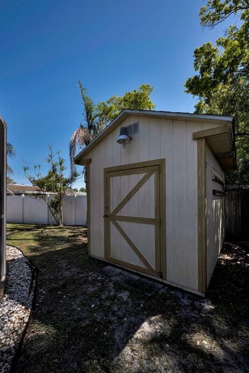 Building Photo - 11490 84th Ave