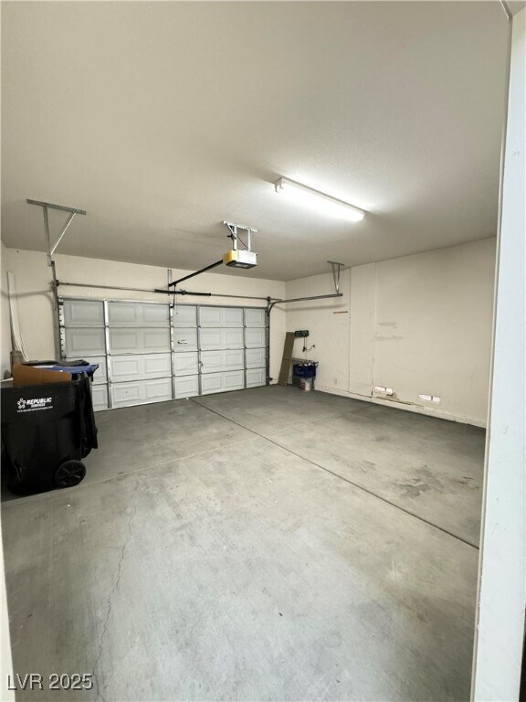 Building Photo - 1392 Baja Grande Ave