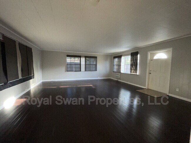 Building Photo - 1644 Tangerine St