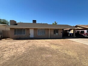 Building Photo - Single Story 3/2 *NO HOA* *NEW* Paint & *N...