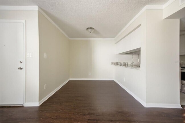 Building Photo - 3102 W Horatio St