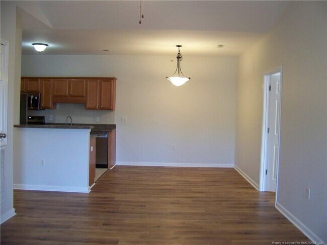 Building Photo - 616 Marshtree Ln