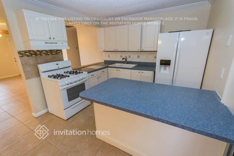 Building Photo - 4870 Poseidon Pl