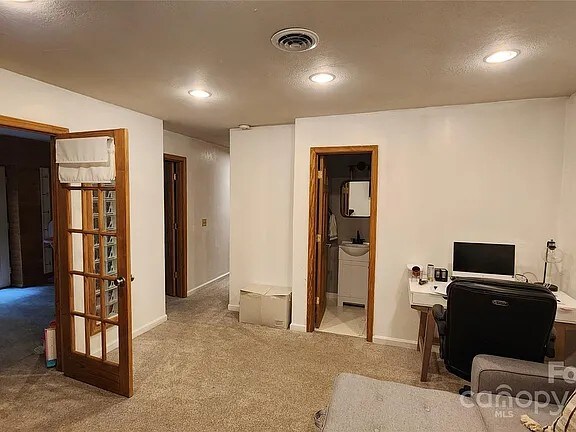 Building Photo - 306 Henry Dingus Way