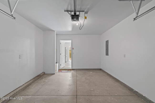Building Photo - 200 Walton Dr