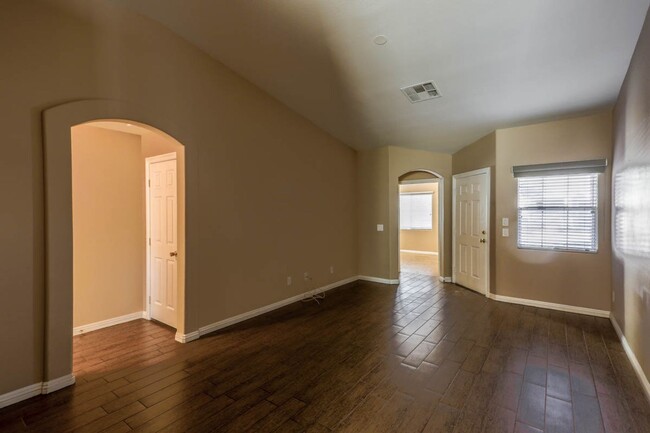 Building Photo - Single Story 3 Bedroom Home In Southwest G...