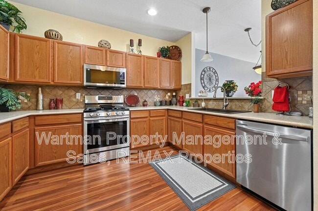 Building Photo - 2240 Whale Point