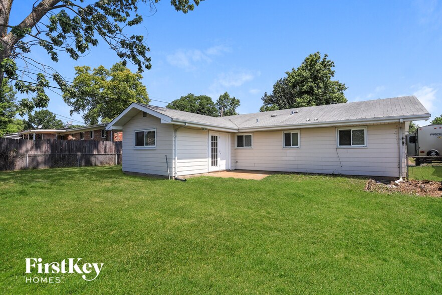 Building Photo - 1830 Jenkee Ave