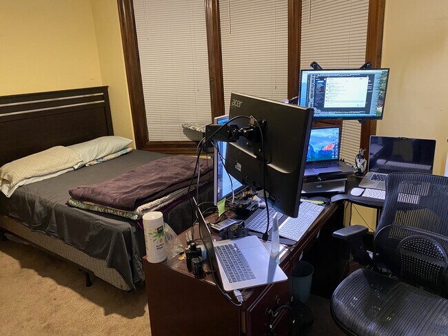 Building Photo - 32 Duer Pl