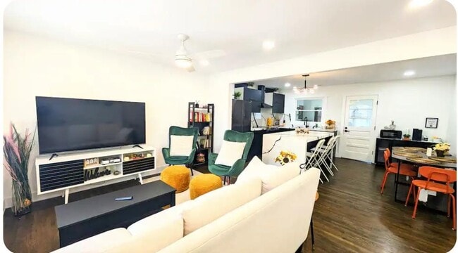 Building Photo - 1114 Comstock Dr