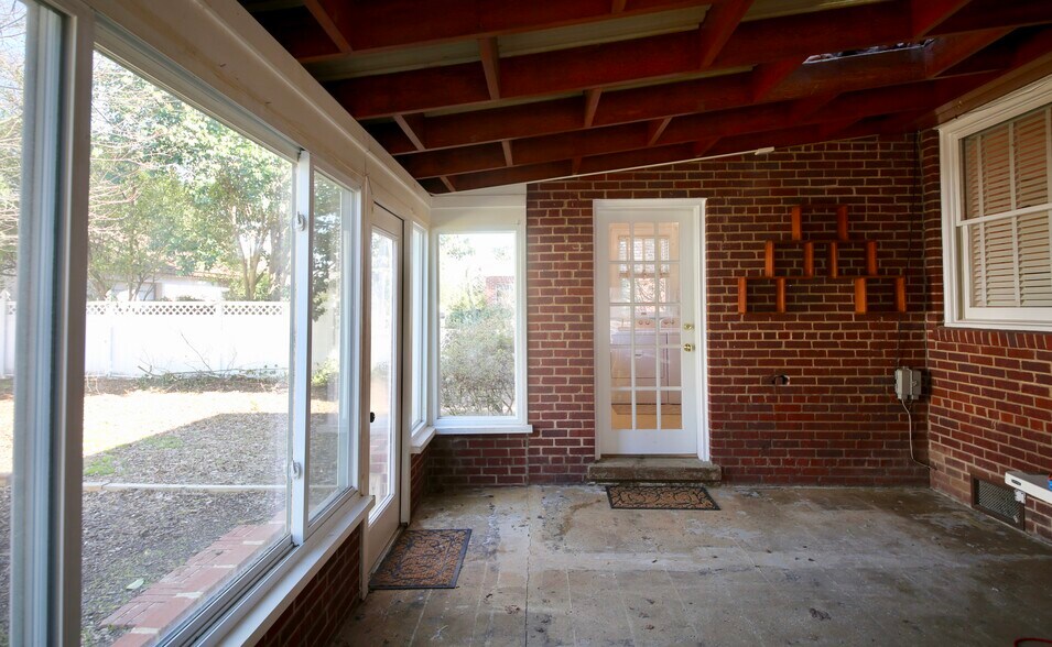 Large enclosed back porch 12'x20' (new floor to be installed soon) - 2308 Buckingham Ave