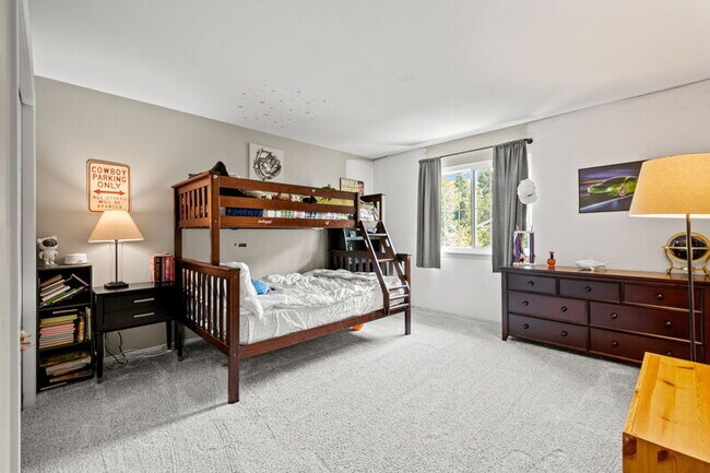 Building Photo - 8040 S Jasmine Cir