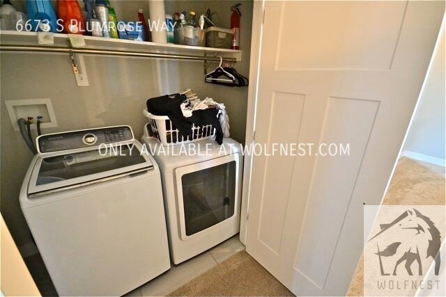 Building Photo - No Deposit Option! Ravishing 3 Bedroom Tay...