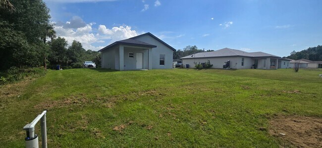 Building Photo - Cute Two Bedroom Cottage-MOVE IN READY