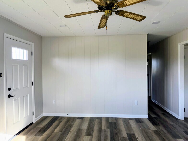 Building Photo - 1222 Katterman Hill Rd