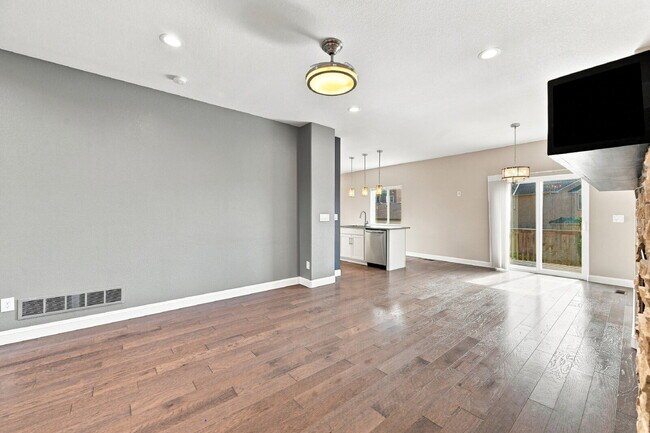Building Photo - $2,745.95, 4 bed, 3.5 bath, located in Colorado Springs with Central AC
