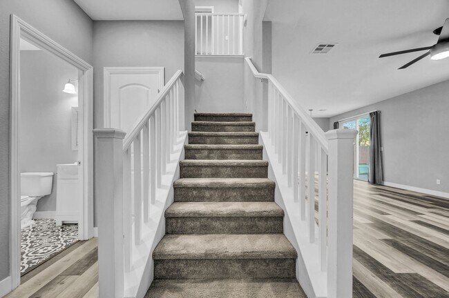 Building Photo - Charming 3-Bedroom Two-Story Home in Gated...