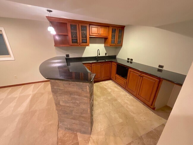 Building Photo - 4 Bedroom Home Available Near S Academy Bl...