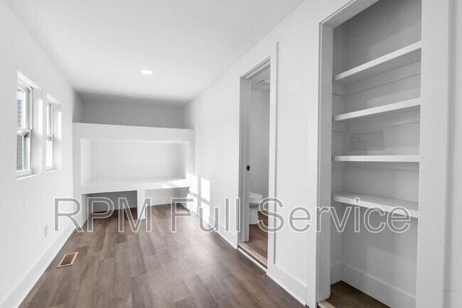 Building Photo - 1405 14th Ave N