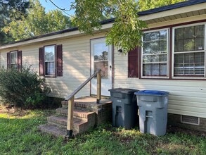 Building Photo - 501 Nelson St