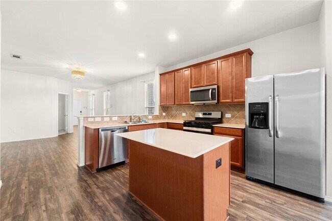 Building Photo - 4423 Champions Landing Dr