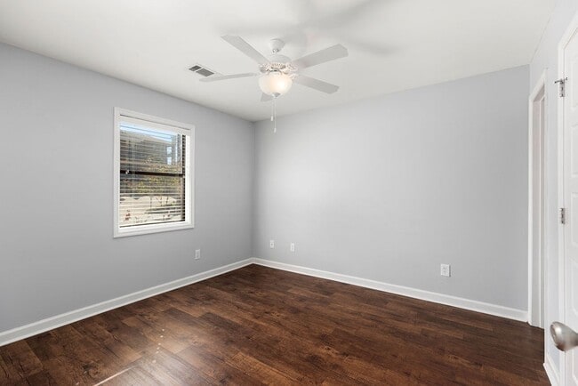 Building Photo - 123 N Donahue Dr