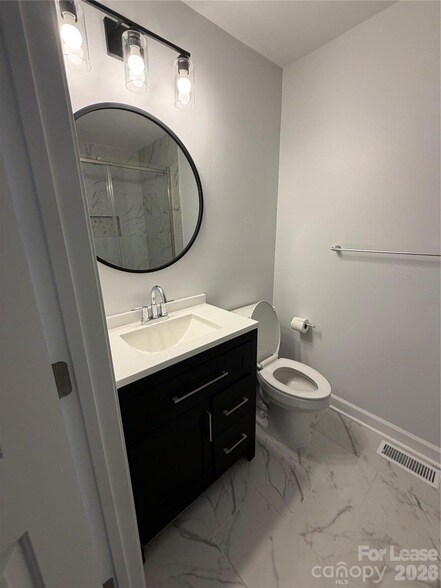 Building Photo - 4000 Fieldcrest Rd