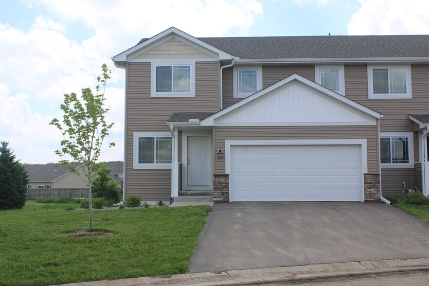 Primary Photo - 5178 Foxfield Dr NW