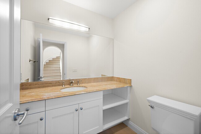 Building Photo - 150 Sidney Bay Dr