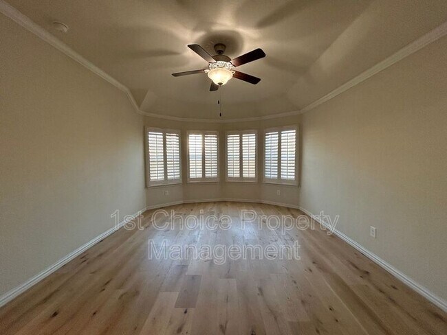 Building Photo - 952 Pinnacle Ridge Rd