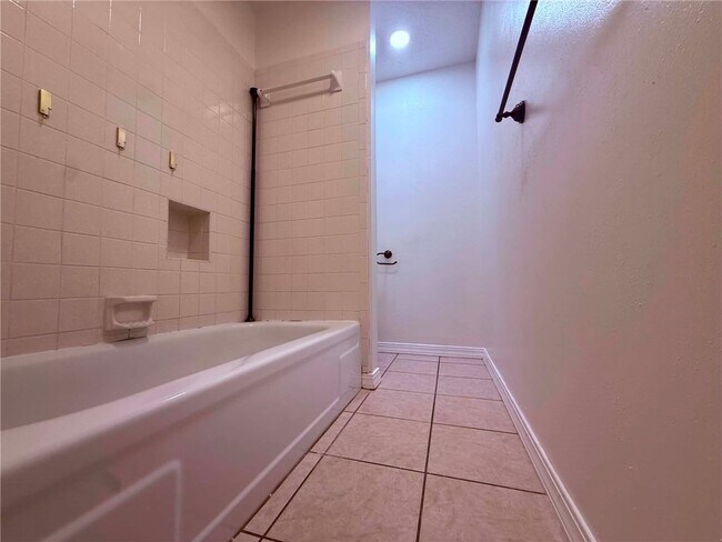 Building Photo - 3761 N Whippoorwill Ct