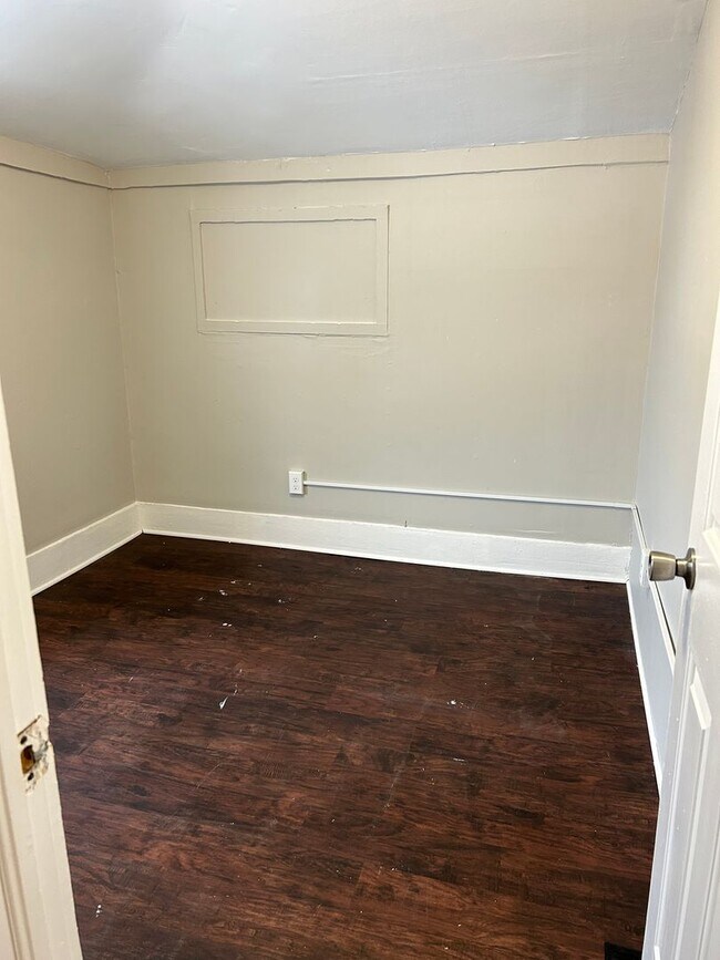 Building Photo - 9-11 N 4th St.