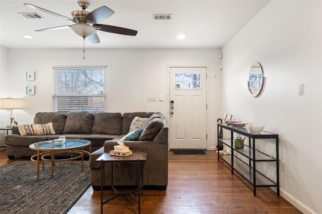 Building Photo - 3504 Speedway