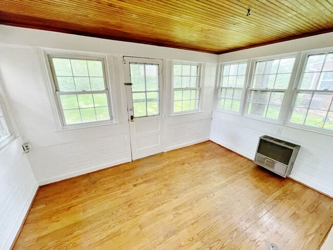 Building Photo - 3 Bedroom in Woodmoor available ASAP!!