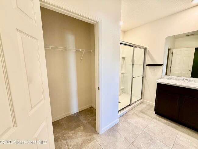 Building Photo - 388 Coyote Dr