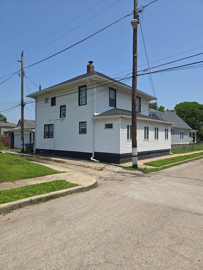 Building Photo - 154 W 23rd St
