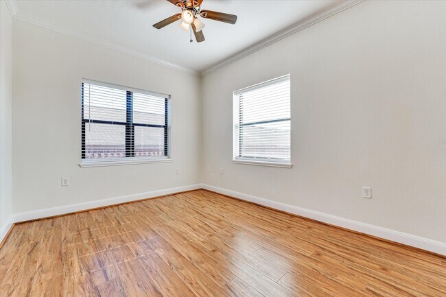 Building Photo - 10102 Neuens Rd