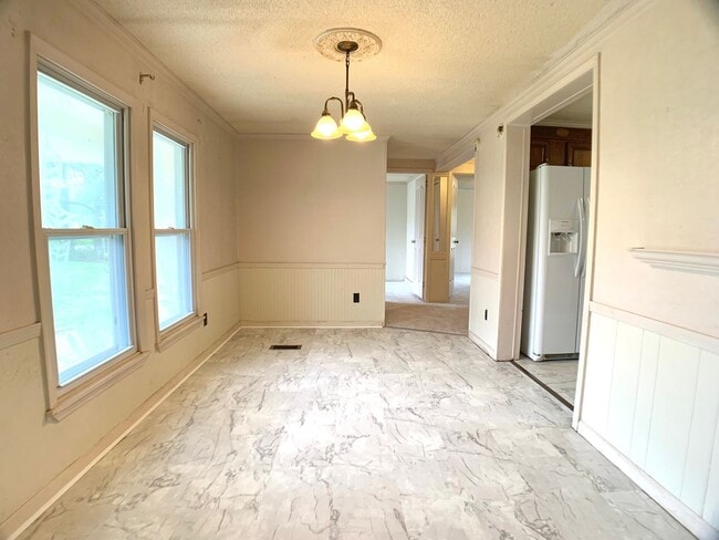 Building Photo - 2551 Farm Cir