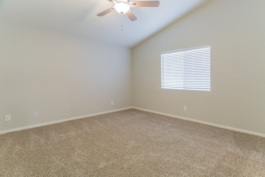 Building Photo - 3110 De Vinci Ct