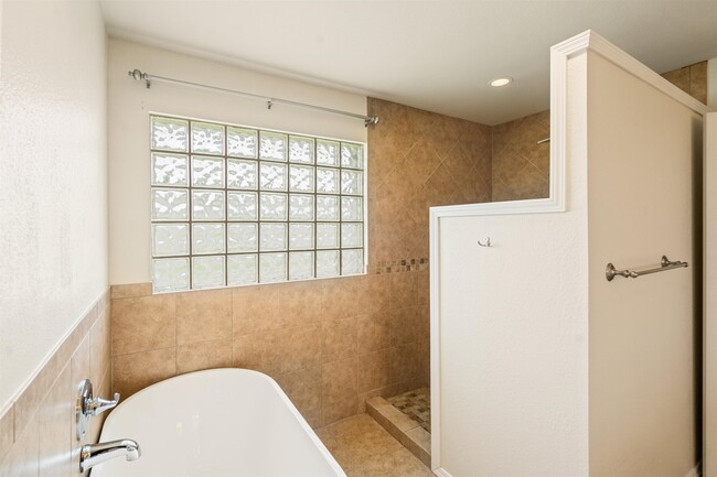 Building Photo - 107 Timber Rock Dr