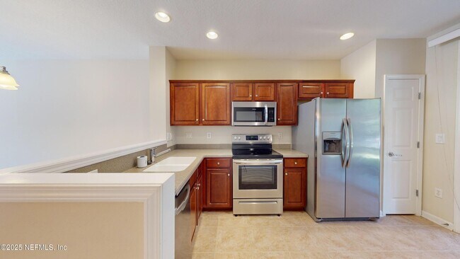 Building Photo - 8127 Summer Palm Ct