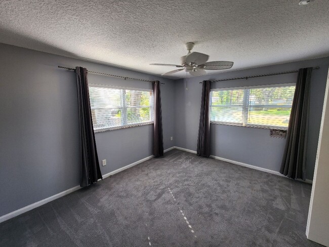Building Photo - Charming 2 Bed 2 Bath Beachside Home