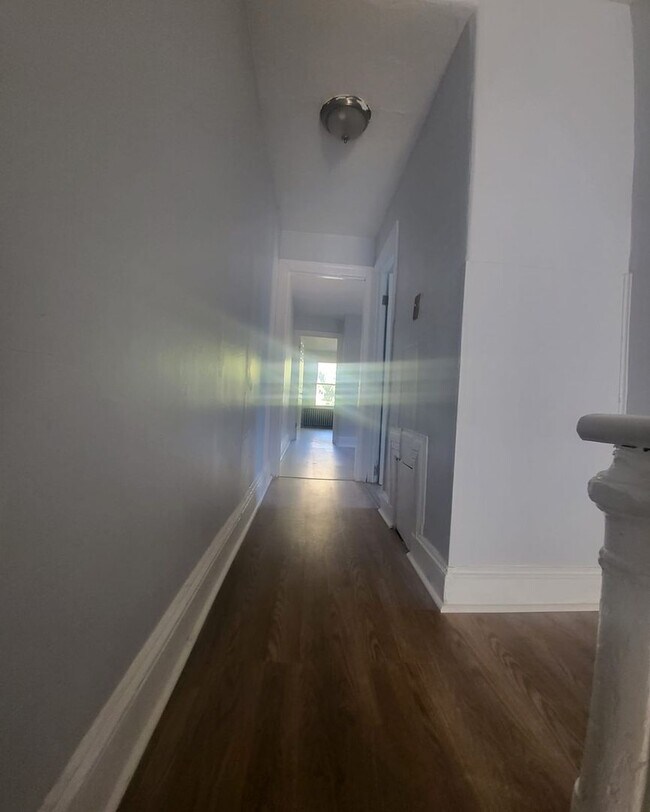 Building Photo - 216 Pearl St