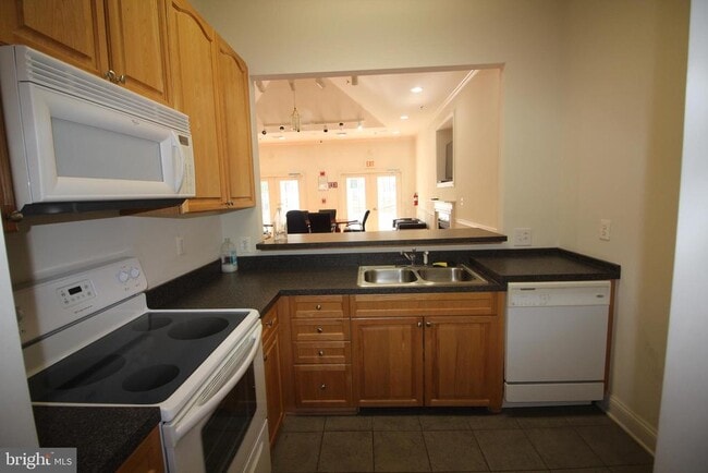 Building Photo - 2720 Bellforest Ct