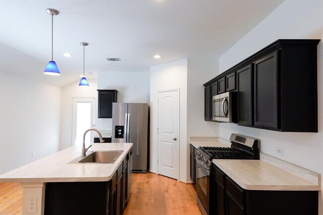 Building Photo - 14428 Sugar Pines Dr