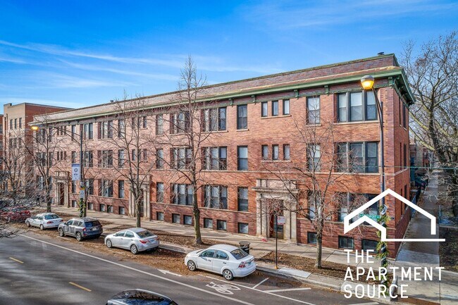 Building Photo - 3856 N Southport Ave