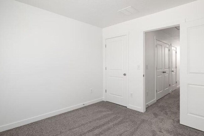 Building Photo - 2959 W Hiatt Wy