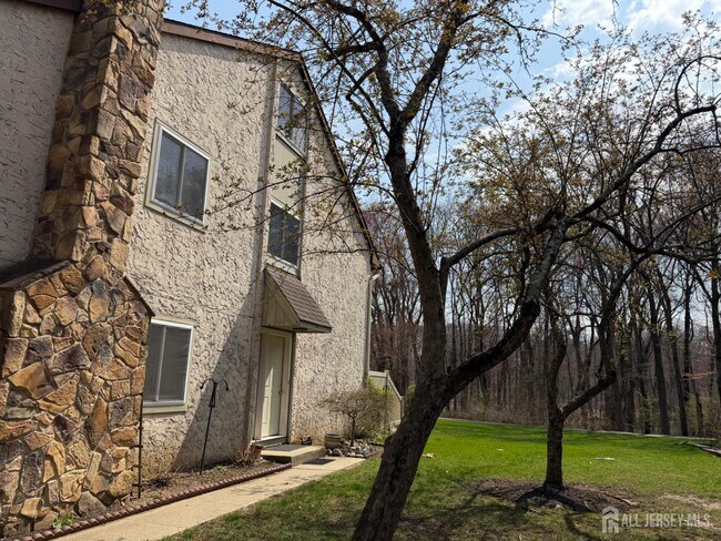 Building Photo - 56 Thoreau Dr